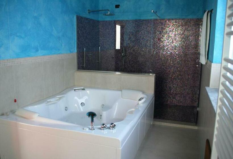 자쿠지 스위트, Agriturismo Cascina La Palazzina