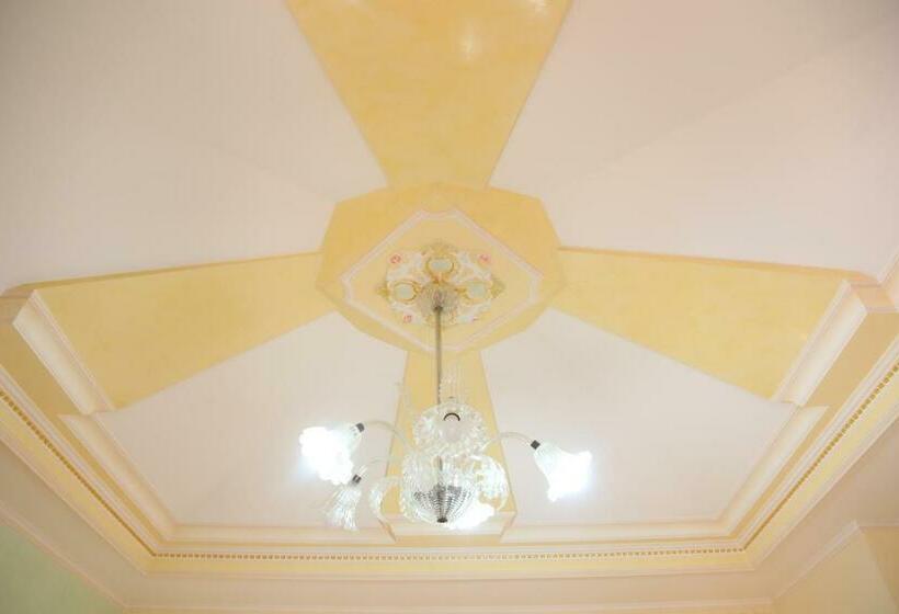اتاق لوکس, Villa Manno