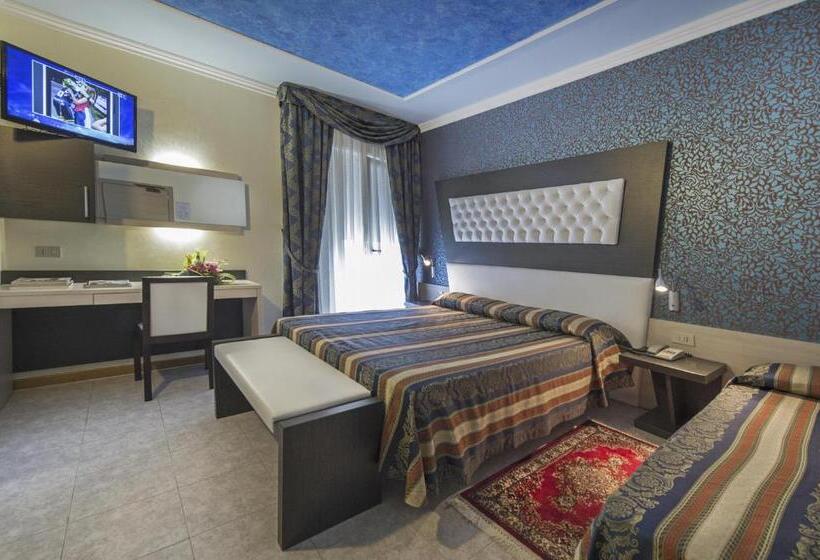 Quarto Triplo Estandar com Sacada, Hollywoods