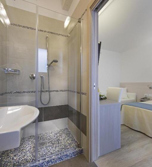 Quarto Quadruple Standart com Varanda, Hollywoods