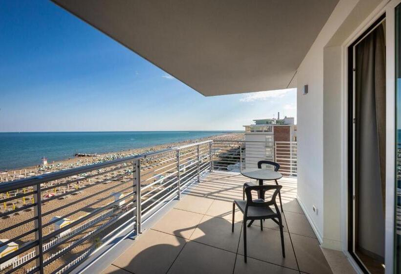 Suite Superioară cu Vedere la Mare, Tritone