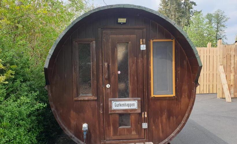 Номер Стандарт Совместная Ванная, Mini Hotel übernachten Im Gurkenfass