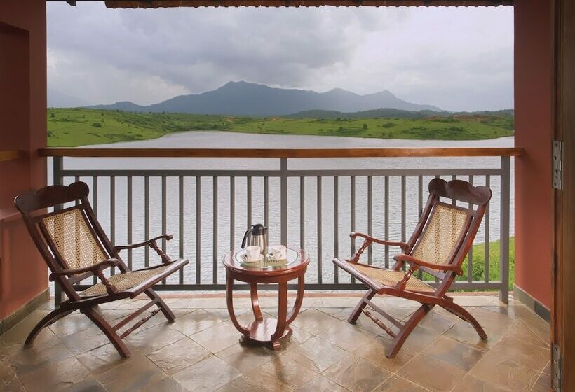 디럭스 룸 호수 전망, Vistara Resort
