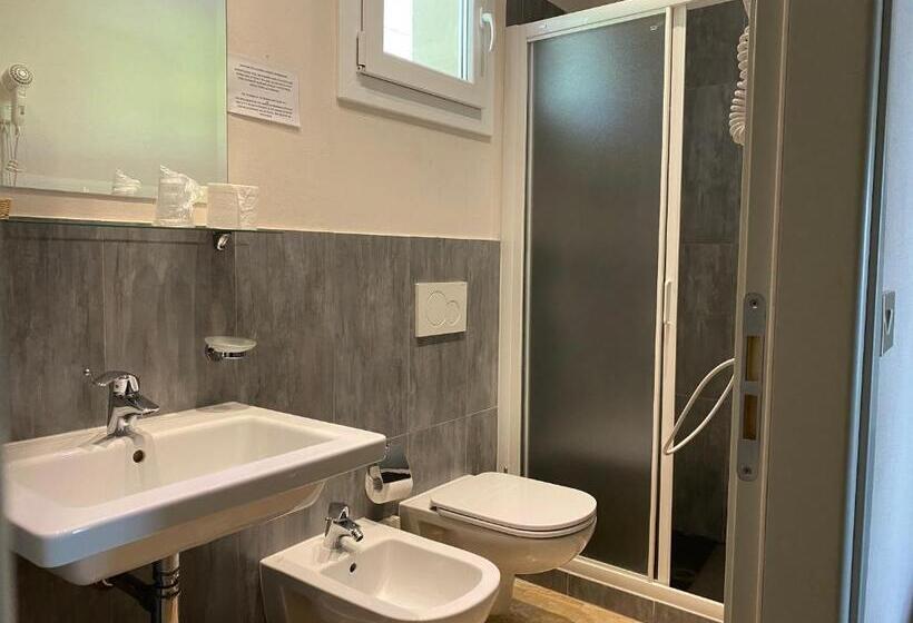 اتاق سوپریور با تخت بزرگ, Moderno   Bed & Breakfast