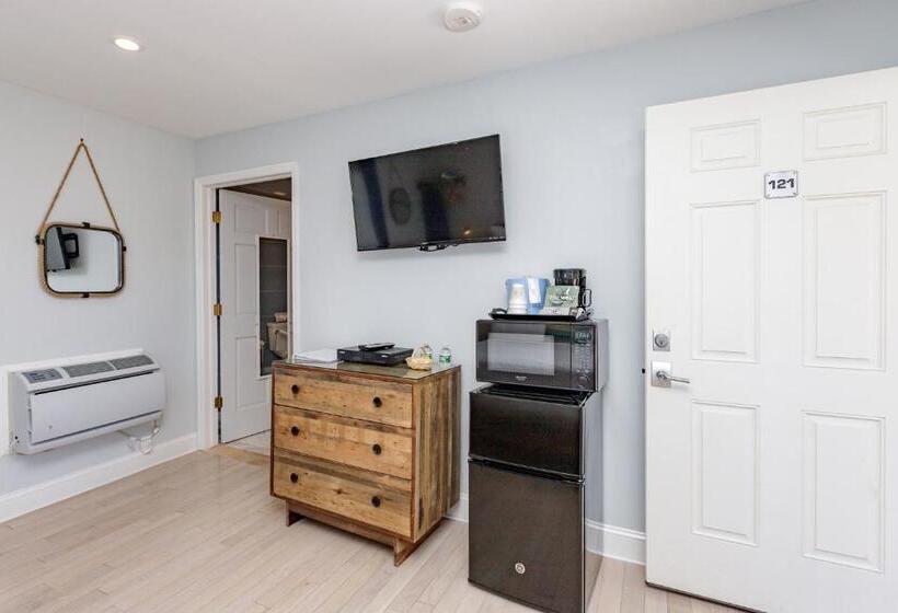 Номер Стандарт Кровать Кинг Адаптированный для Инвалидов, Aqualina Inn Montauk