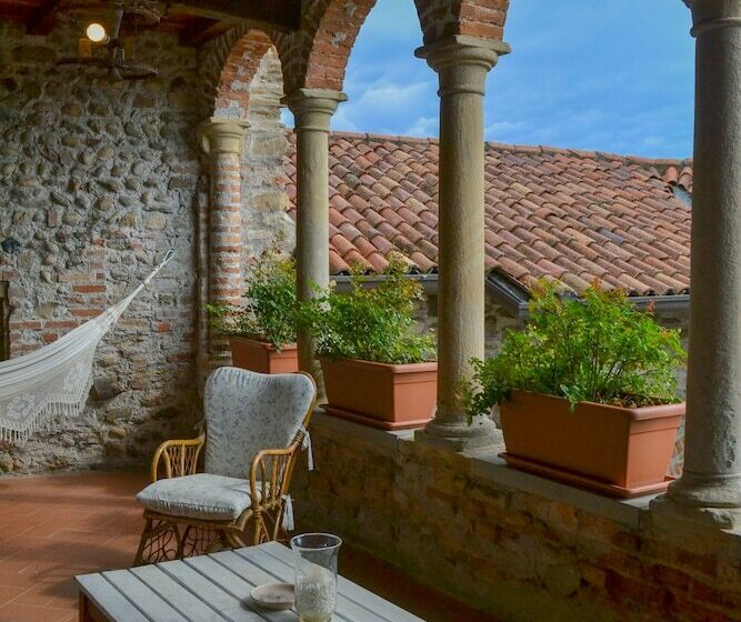 Полулюкс, Castello Di Cernusco Lombardone