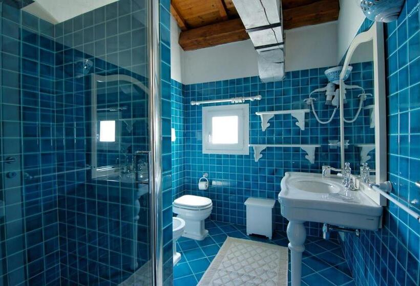 سوئیت با بالکن, Domus Corallia Luxury Rooms