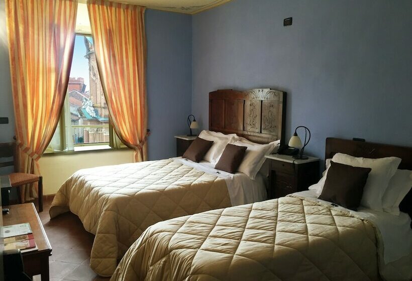 Номер Стандарт Трехместный, La Foresteria Del Castello   Wellness Hotel In Dimora Storica