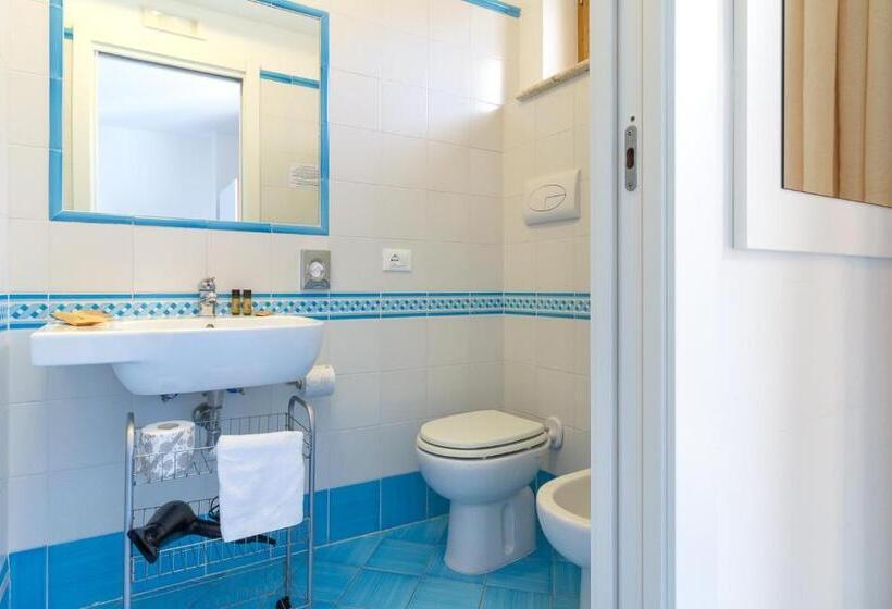 اتاق استاندارد با بالکن, B&b Sperlonga