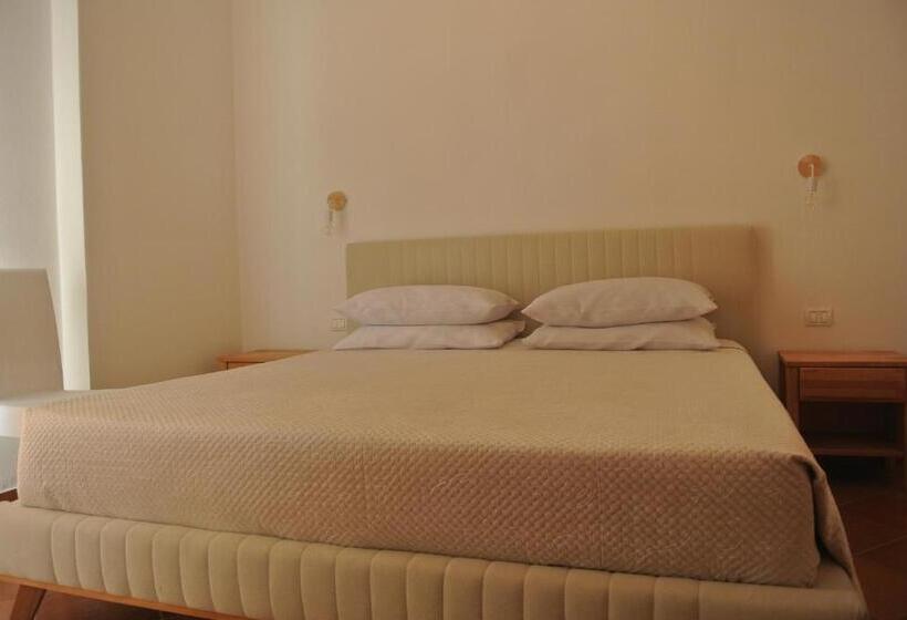 اتاق لوکس, Villa Carlotta Resort