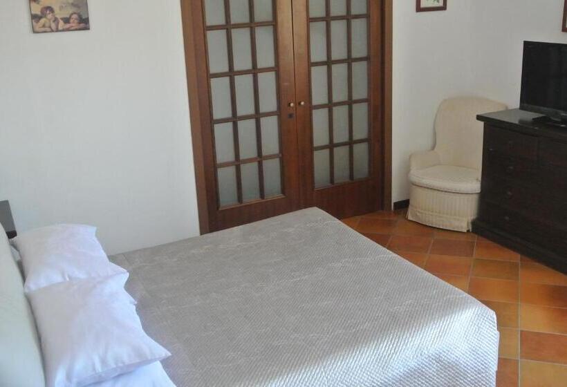اتاق استاندارد چهار تخته, Villa Carlotta Resort