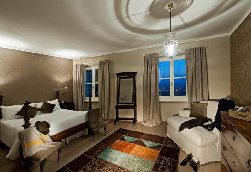 اتاق لوکس با چشم‌انداز باغ, Castello Di Buttrio
