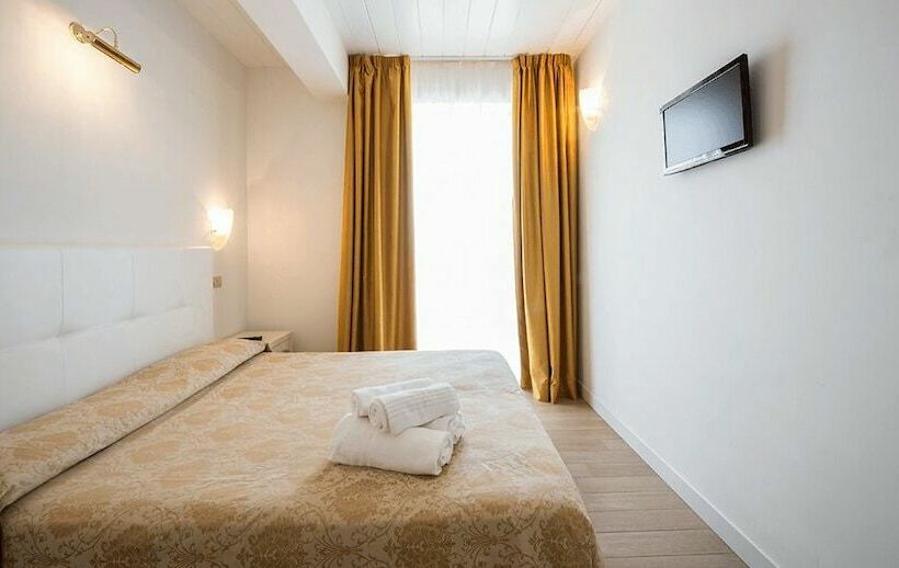 Quarto Estandar com Sacada, Alexander
