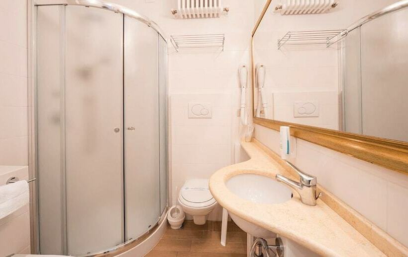 Quarto Estandar com Sacada, Alexander