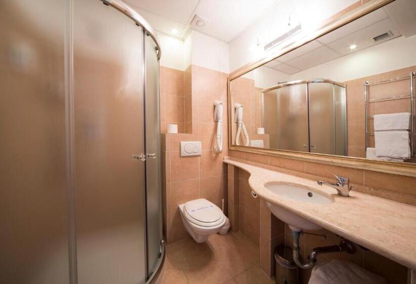 Quarto Estandar com Sacada, Alexander