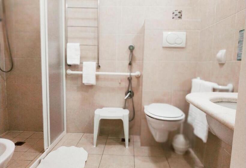 Quarto Economy, Alexander