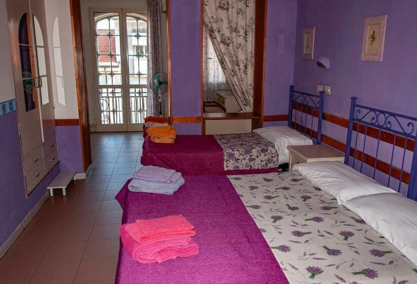اتاق استاندارد چهار تخته, Villa Morgana