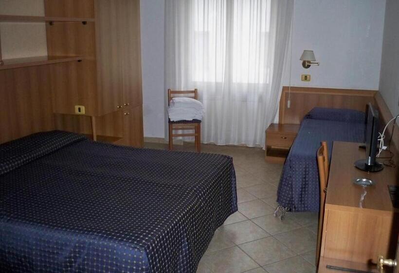 اتاق استاندارد سه نفره, Albergo Corradetti