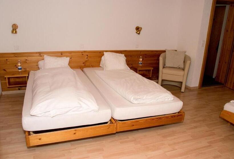Economy Triple Room, Chamanna Bed & Breakfast