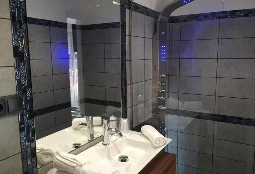 Четырехместный Номер Superior, Hôtel Le Mistral