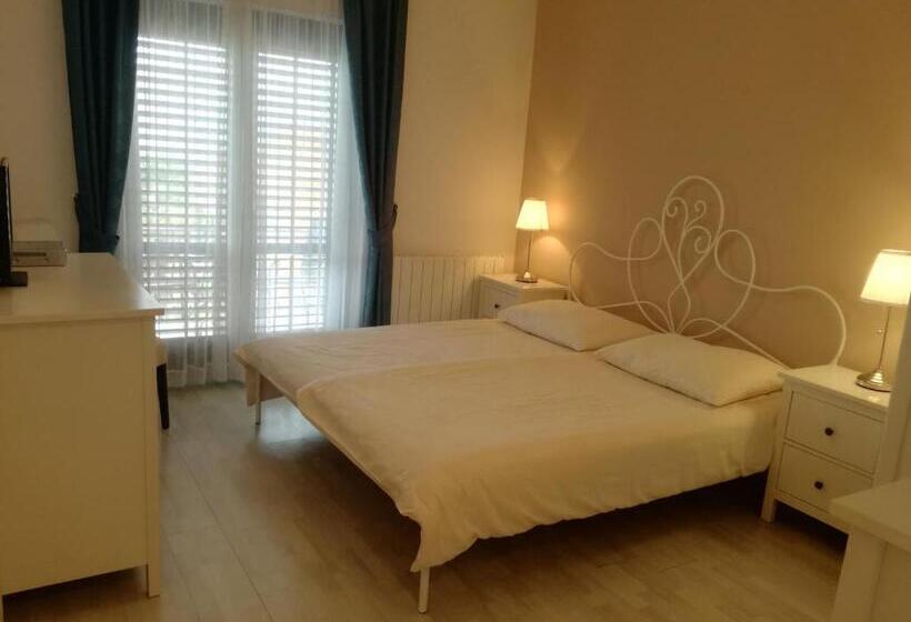 اتاق استاندارد با بالکن و چشم‌انداز دریا, B&b Marijana
