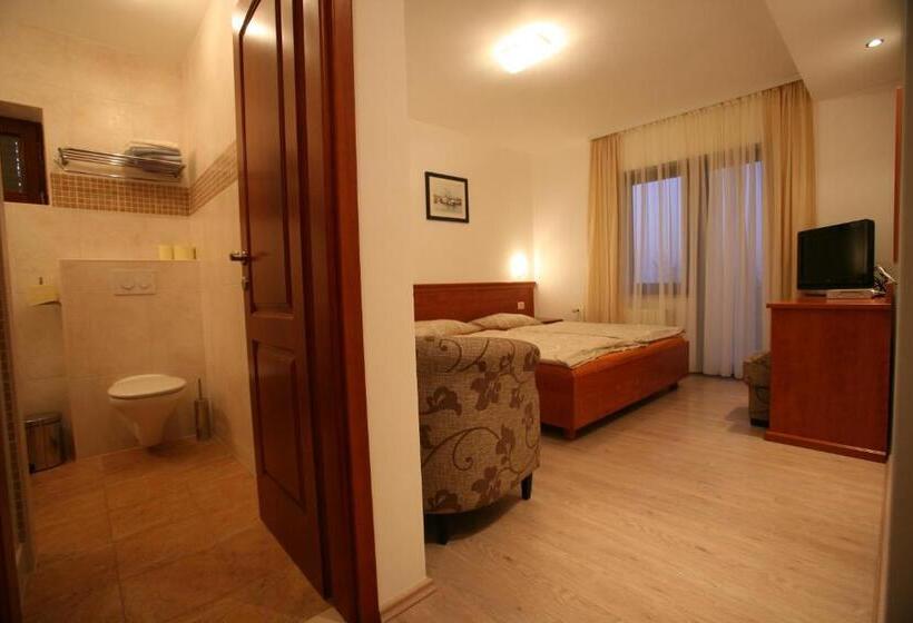 اتاق لوکس با بالکن, B&b Marijana