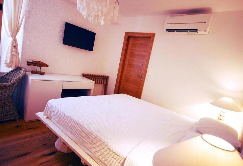 اتاق استاندارد, Boutique Hotel Placa