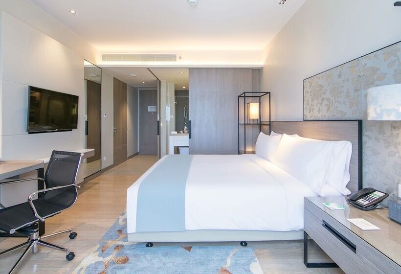 اتاق پرمیوم با چشم‌انداز دریا, Holiday Inn & Suites Rayong City Centre, An Ihg