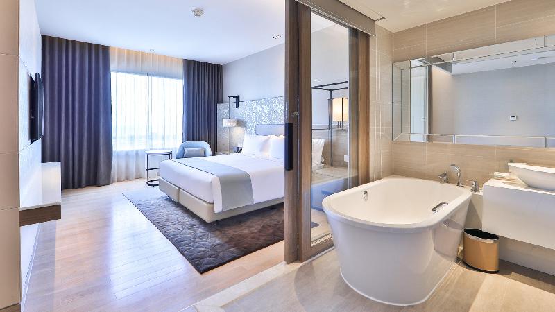스위트 킹사이즈 침대, Holiday Inn & Suites Rayong City Centre, An Ihg