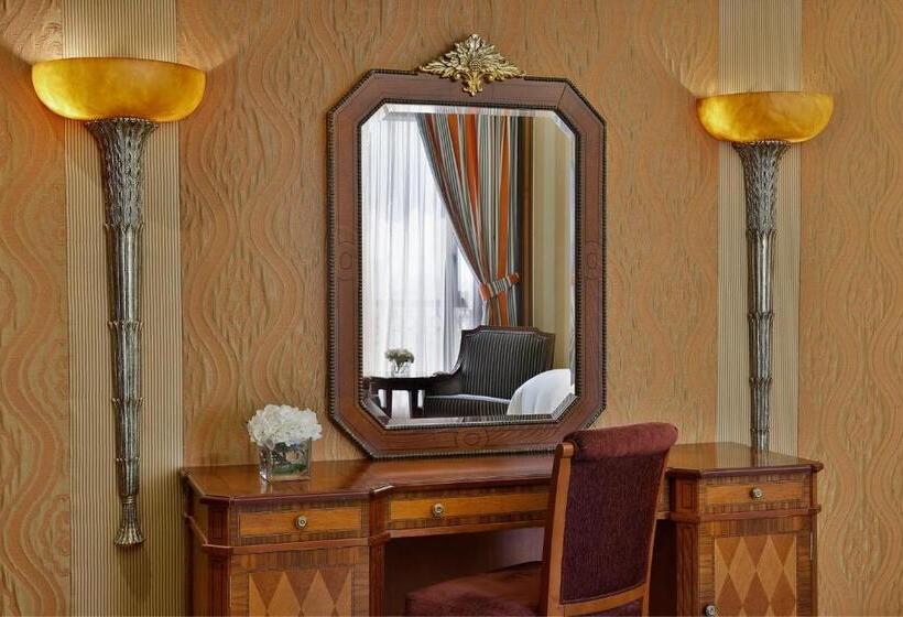 Люкс Executive Кровать Кинг, The Ritz Carlton Jeddah
