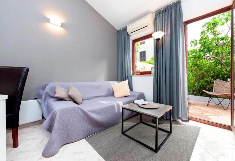 Студия Стандарт, Villa B&b Marina & Parking Free