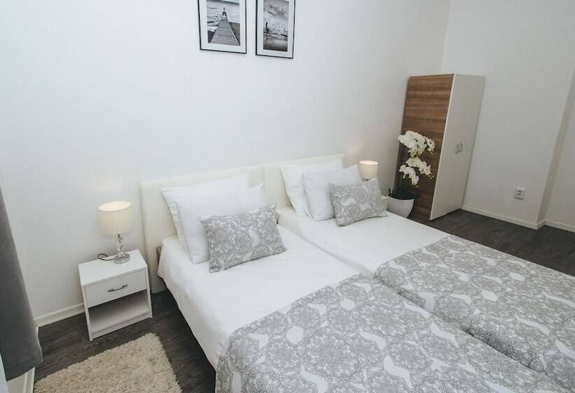اتاق استاندارد, Hostel Globo