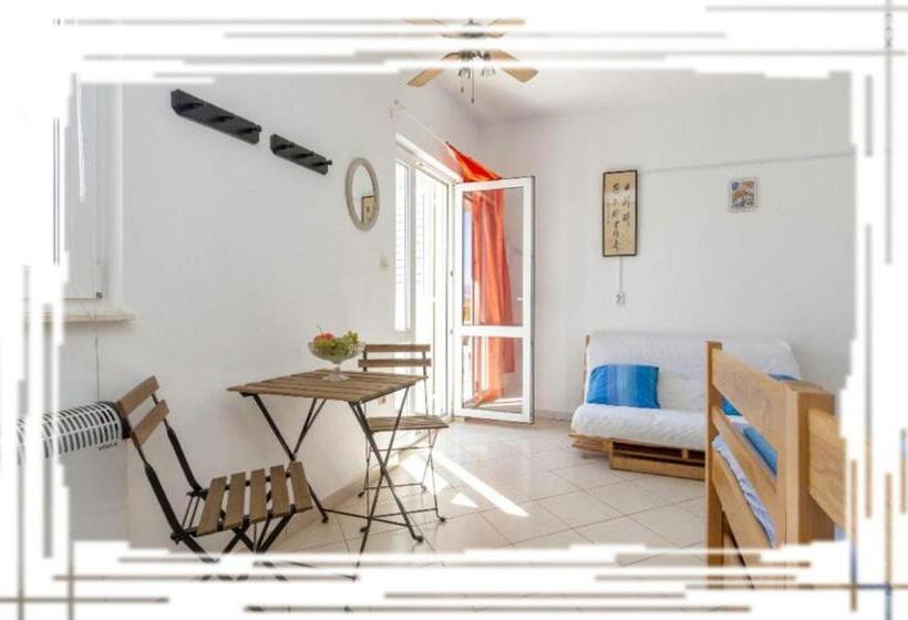 Номер Стандарт Вид на Море, Hostel Oktarin
