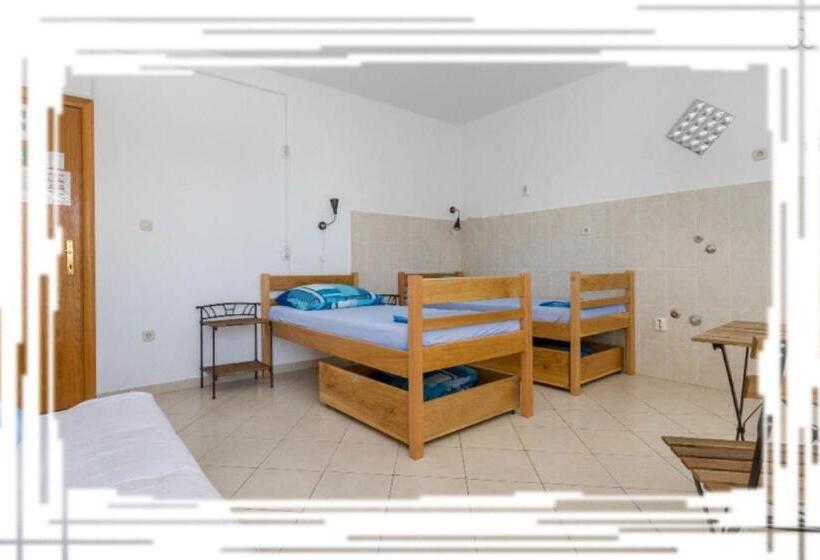 Номер Стандарт Вид на Море, Hostel Oktarin