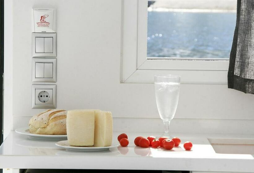 Deluxe Studio, Vithos Apart