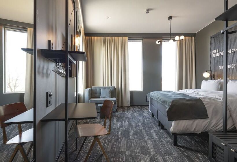 Номер Стандарт, Quality Hotel The Box