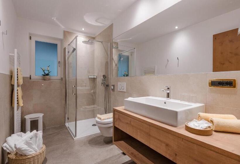 Номер Стандарт с Балконом, Alpwellhotel Burggräfler