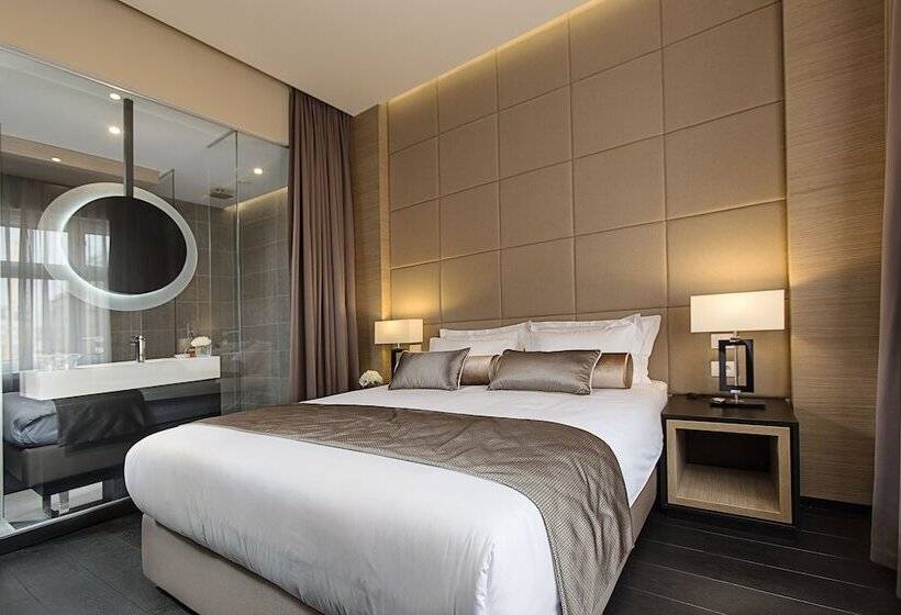 سوییت جونیور, Dominic Smart & Luxury Suites  Republic Square