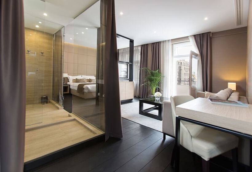 سوییت اجرایی, Dominic Smart & Luxury Suites  Republic Square