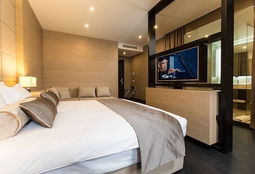 سوییت اجرایی, Dominic Smart & Luxury Suites  Republic Square