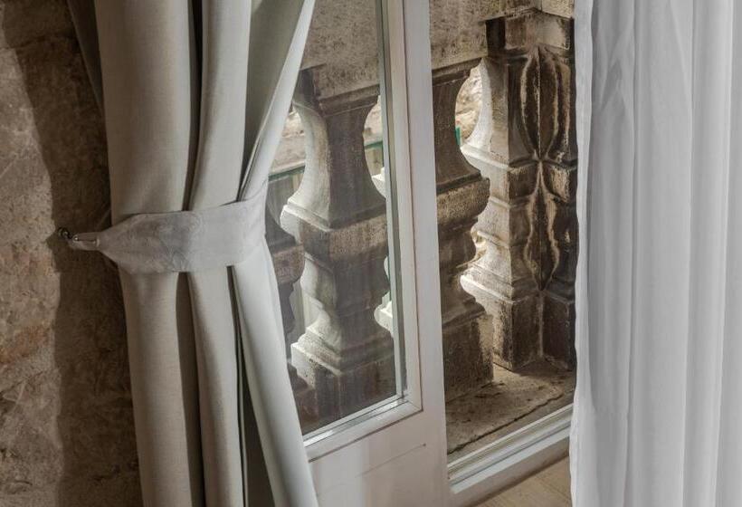 Quarto Estandar, Palace Tartaglia