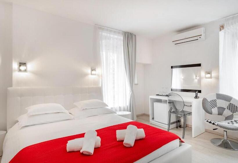 Quarto Deluxe, Palace Tartaglia