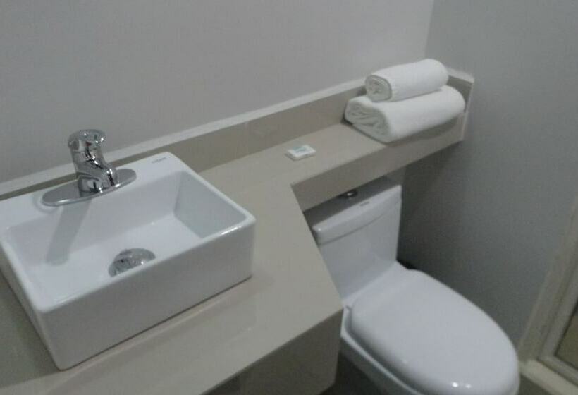 Quarto Estandar, Tampico Express