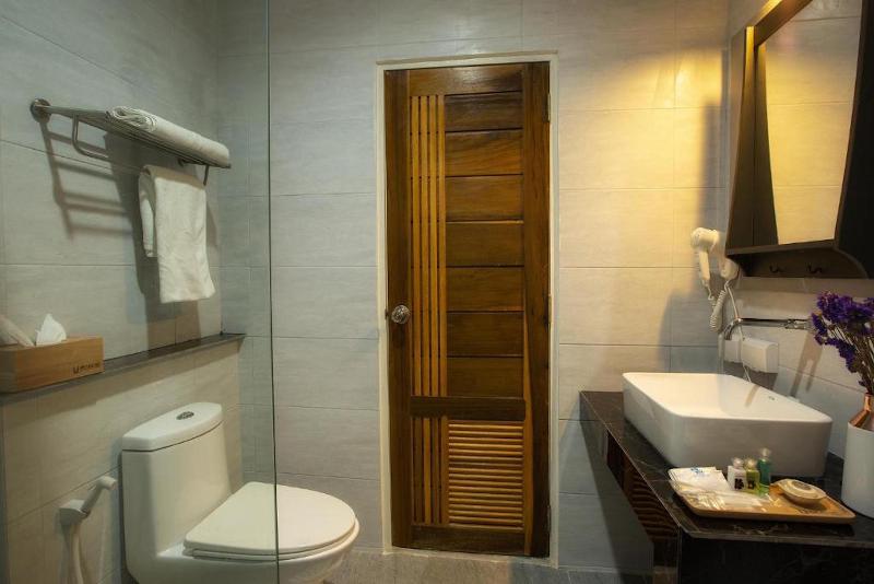 اتاق استاندارد با چشم‌انداز کوهستان, U Rip Resort Phi Phi