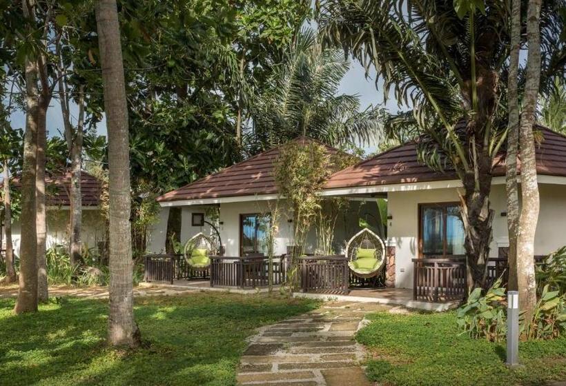 جناح مزود بجاكوزى, Solina Beach & Nature Resort
