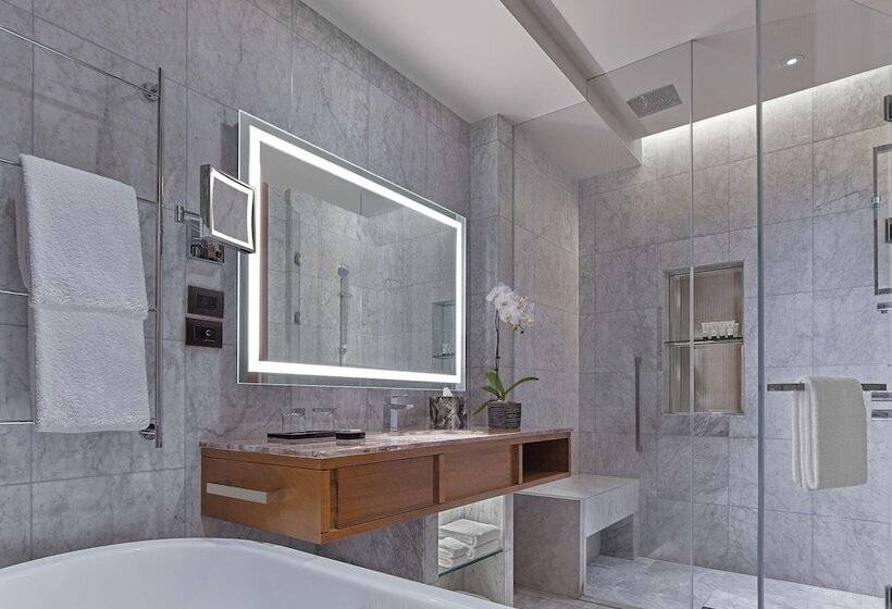 Номер Клуб, Grand Hyatt Manila