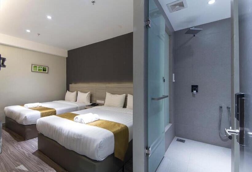 Семейный Номер, 99 Kelana Jaya