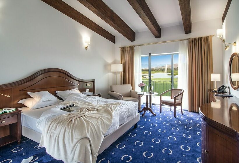 Номер Стандарт, Theodora Golf Club