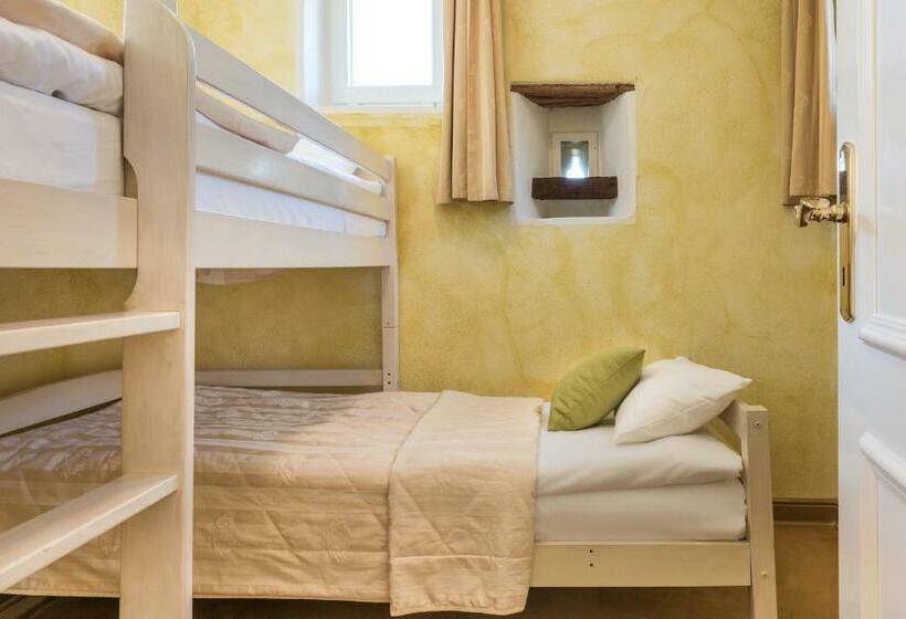 Четырехместный Номер Deluxe, Burg Heimerzheim