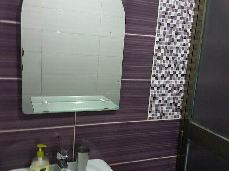 اتاق لوکس سه تخته, Sheevys Bed N Breakfast